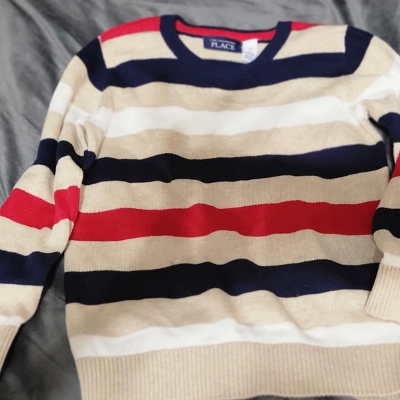 Worn once kids sweater - Picture 3 of 3